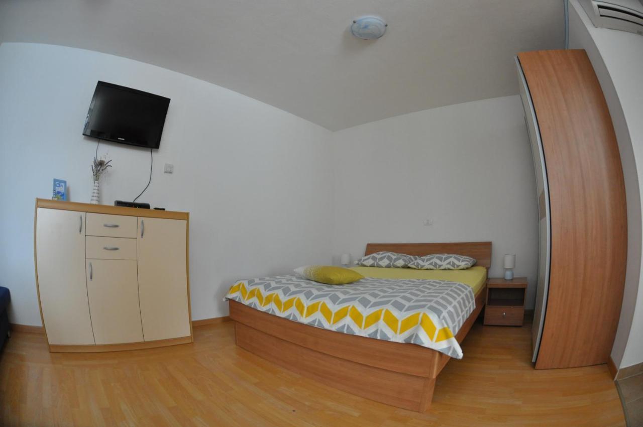 Apartma Brnistra Ginestra โคเปร์ ภายนอก รูปภาพ
