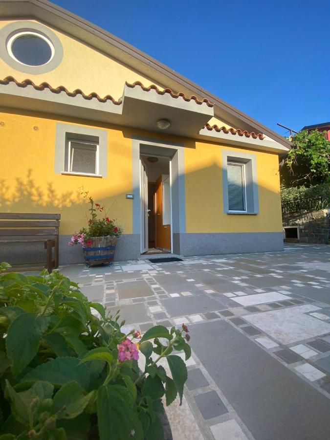 Apartma Brnistra Ginestra โคเปร์ ภายนอก รูปภาพ